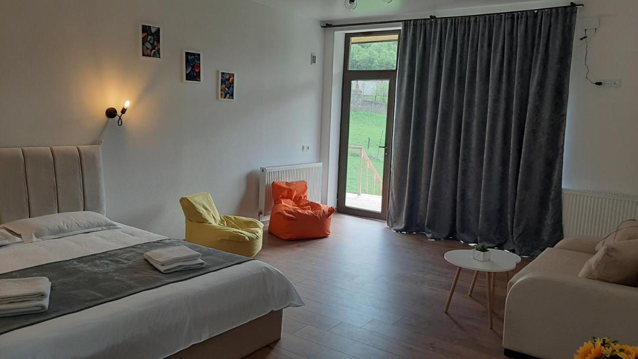 Terkhena Hotel Kazbegi Kültér fotó